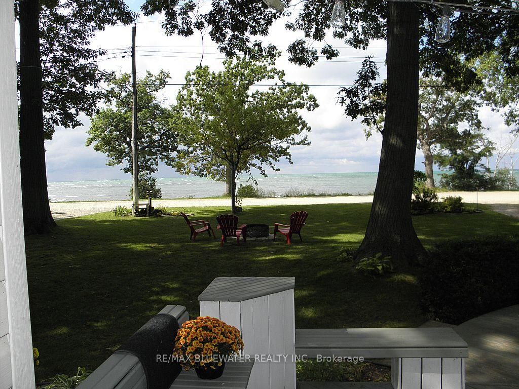 9714 Lake Road • Lambton Shores, ON photo 8