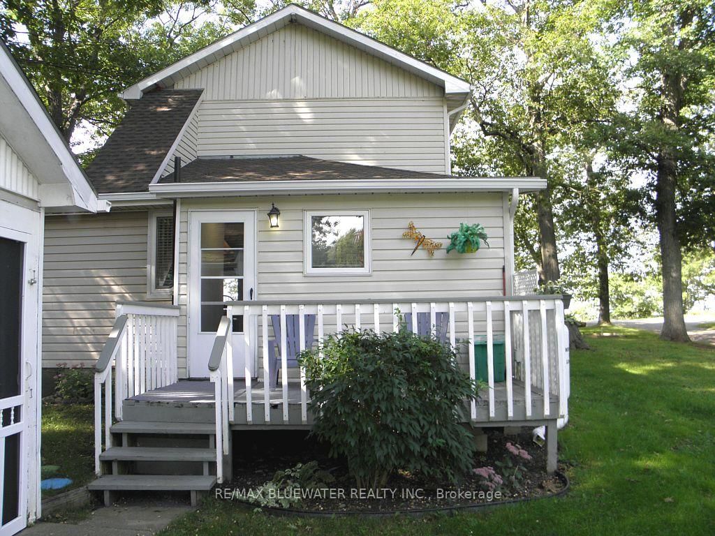 9714 Lake Road • Lambton Shores, ON photo 9