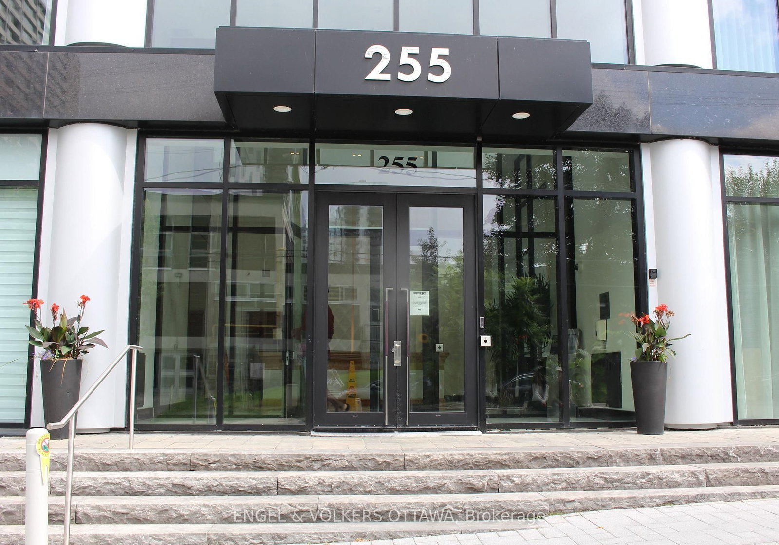 Front view of 201-255 Bay Street, Ottawa