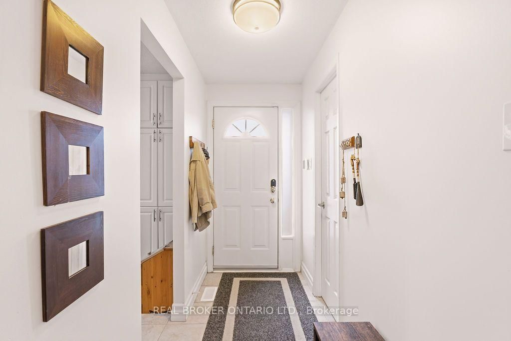 1699E Lamoureux Drive • Ottawa, ON photo 3