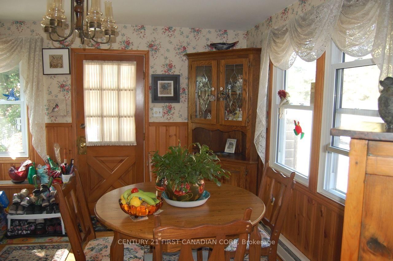 166 Foster Avenue • London North, ON photo 10