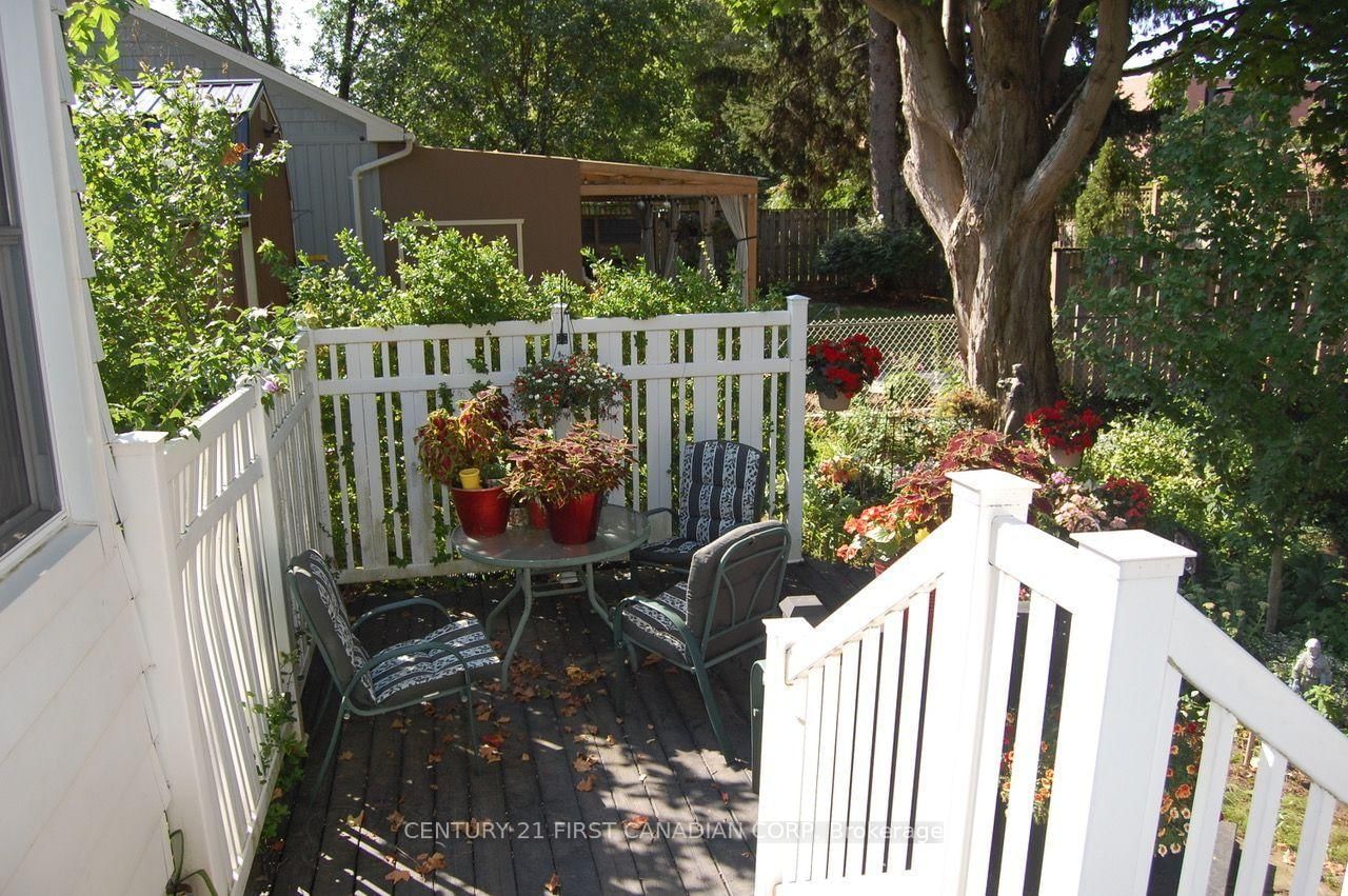 166 Foster Avenue • London North, ON photo 27