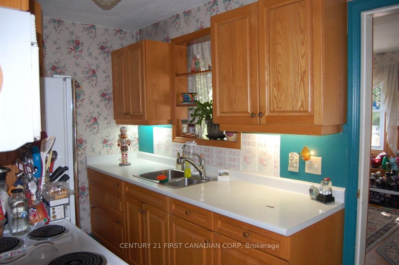 166 Foster Avenue • London North, ON photo 8
