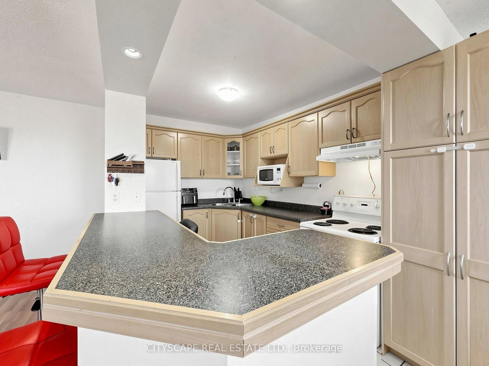 851 Queenston Road • #708 • Hamilton, ON photo 3