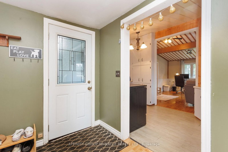 124 Cameron Dr photo 4