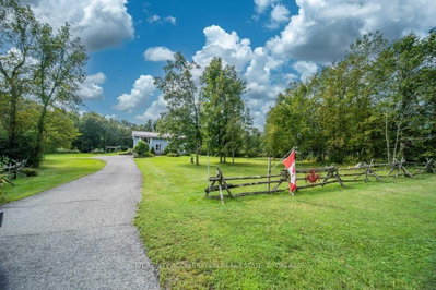 4524 County Rd 1 E • Yarker, ON photo 2