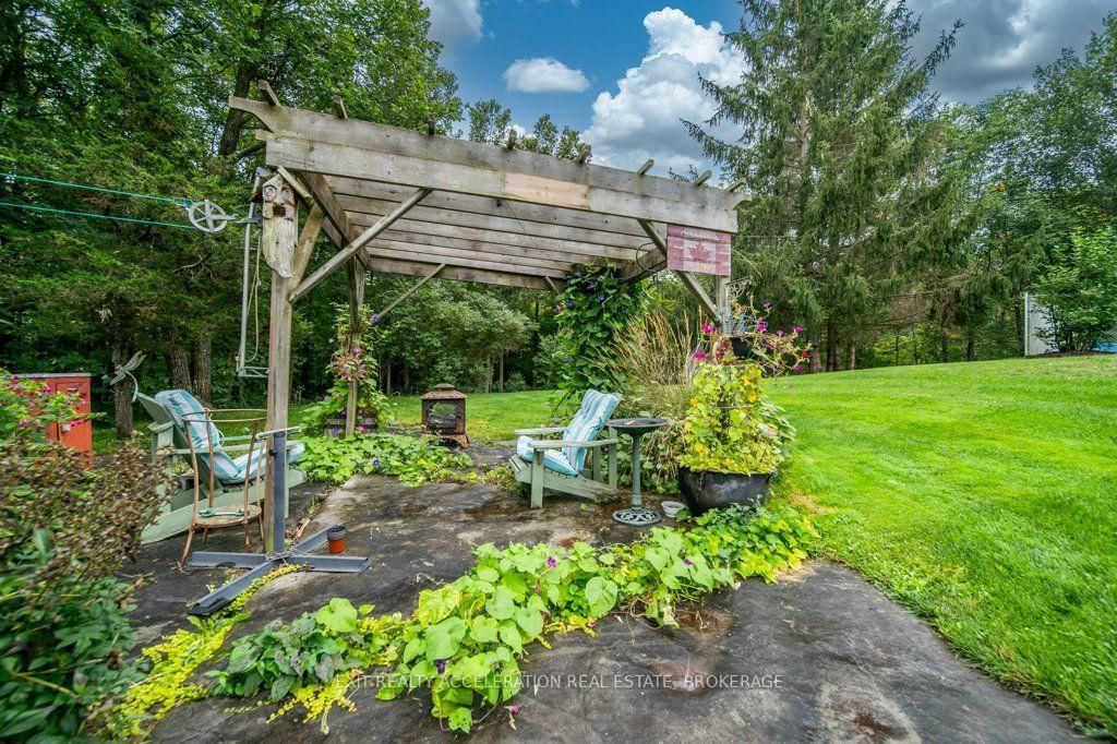 4524 County Rd 1 E • Yarker, ON photo 45