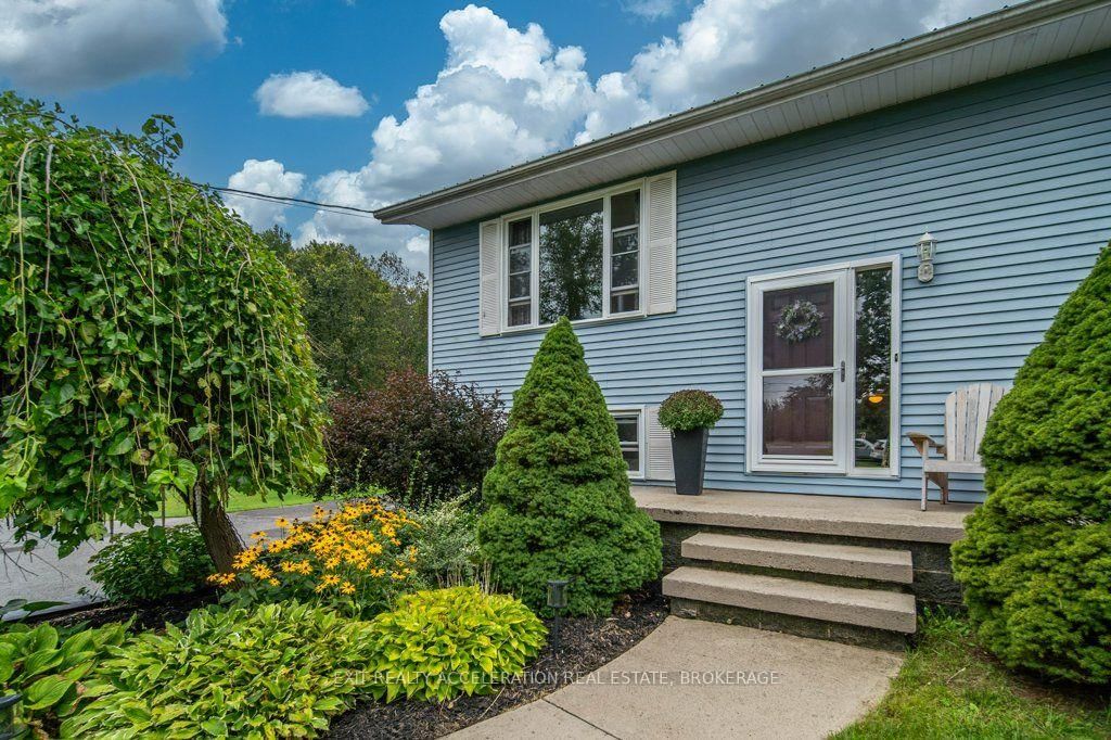 4524 County Rd 1 E • Yarker, ON photo 6