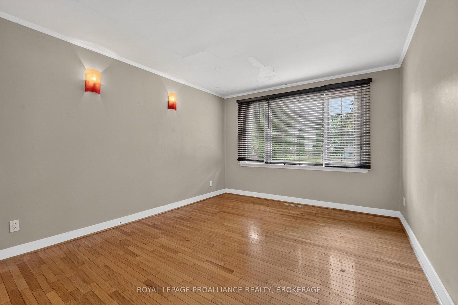 364 Glengarry Road • Kingston, ON photo 6