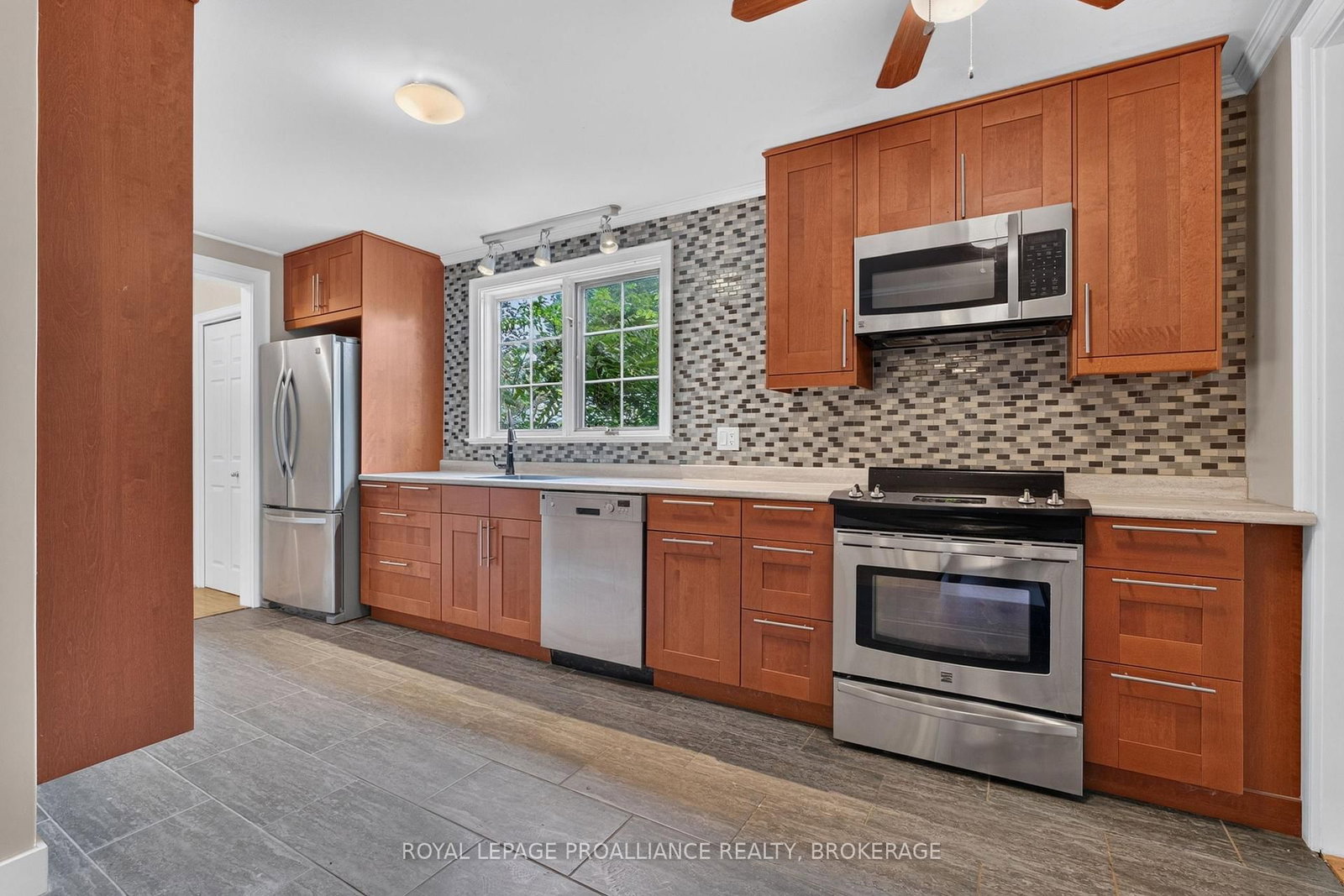 364 Glengarry Road • Kingston, ON photo 9