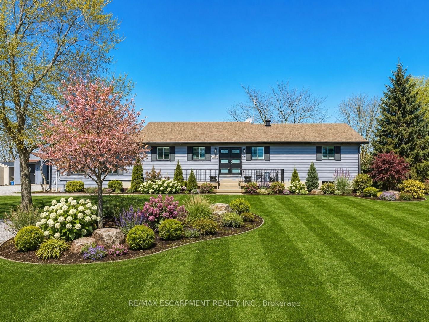 1796 Penny Lane • West Lincoln, ON photo 2