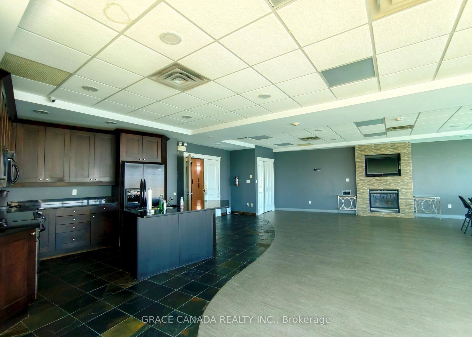 504 - 1225 Riverside Drive W, Windsor 5