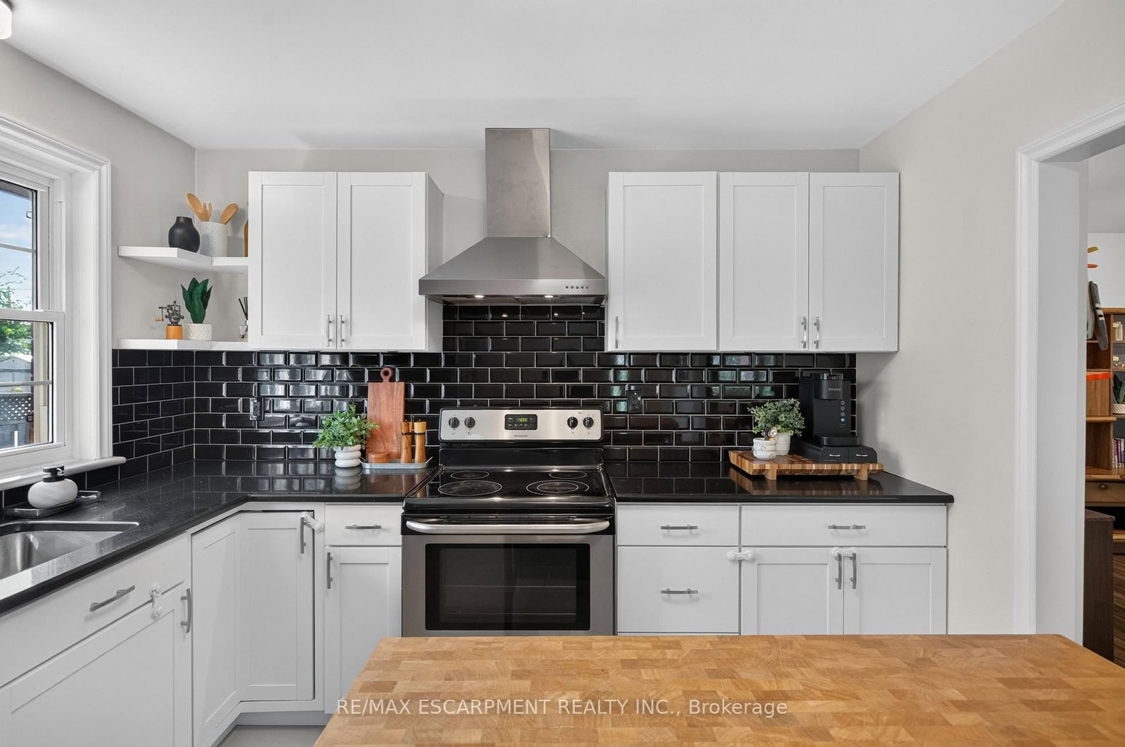 24 Castlefield Drive • Hamilton, ON photo 8