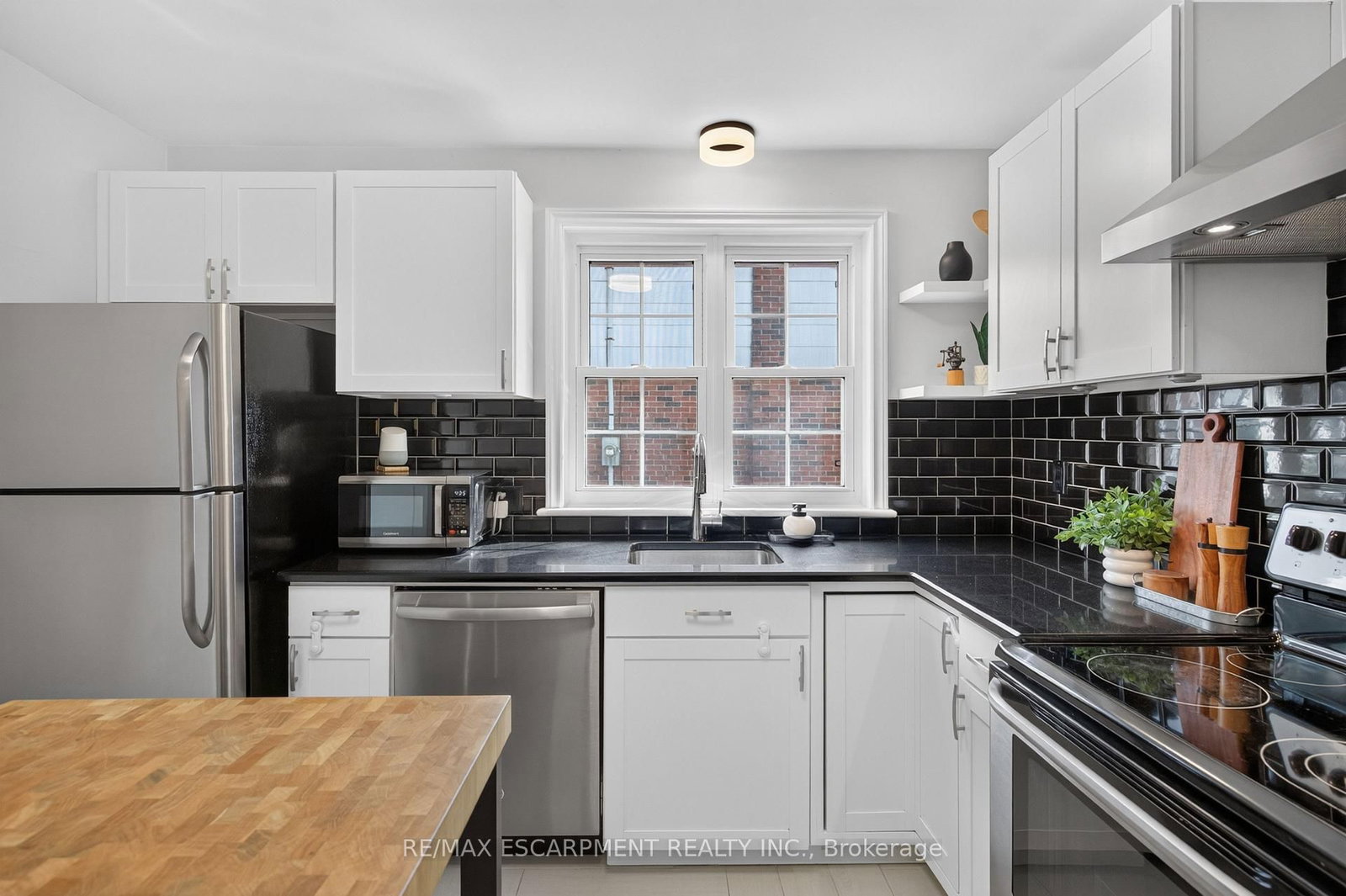 24 Castlefield Drive • Hamilton, ON photo 9