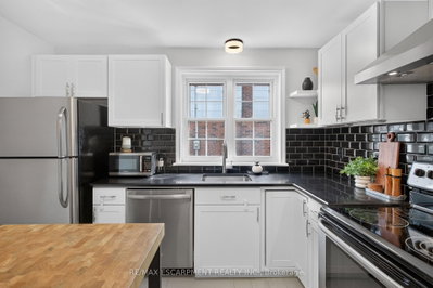 24 Castlefield Drive • Hamilton, ON photo 9