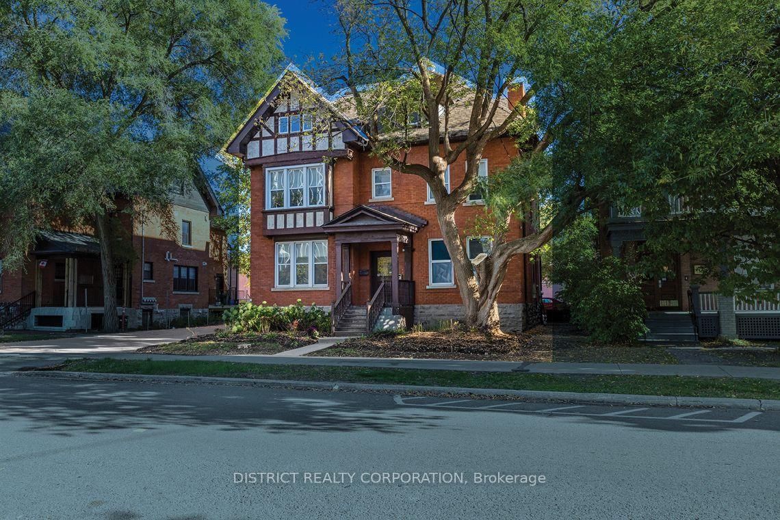 Front view of 226 Argyle Avenue, Ottawa