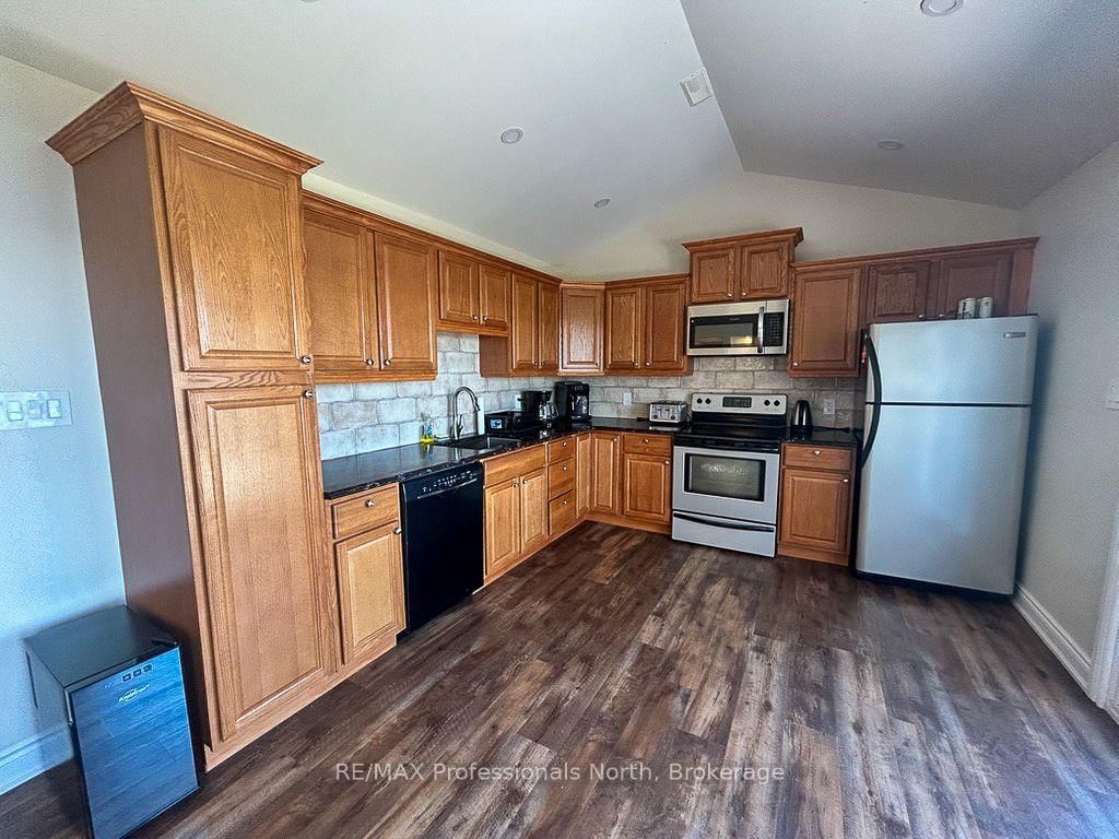 652 Robel Drive • Selwyn, ON photo 6