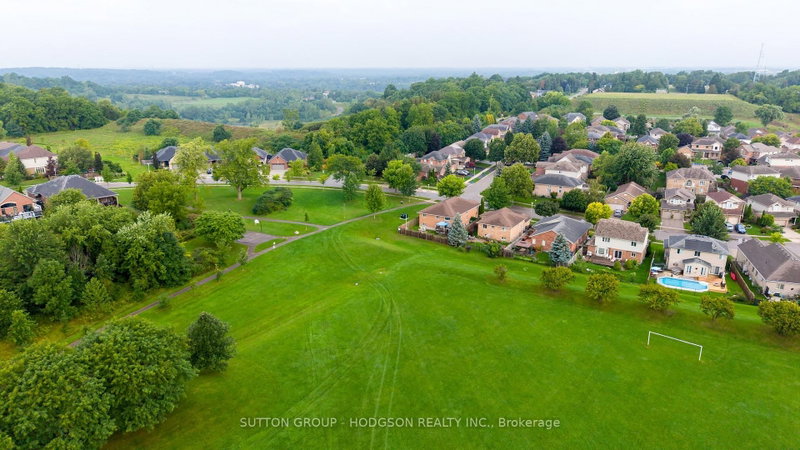 86 Parks Edge Close