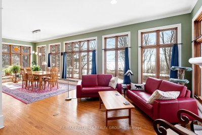 53 Scrivens Street • Ottawa, ON photo 3