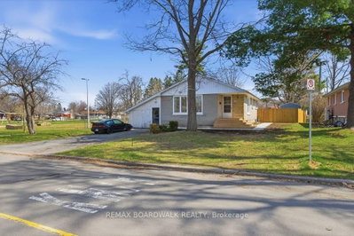 1279 Adirondack Drive • Ottawa, ON photo 2