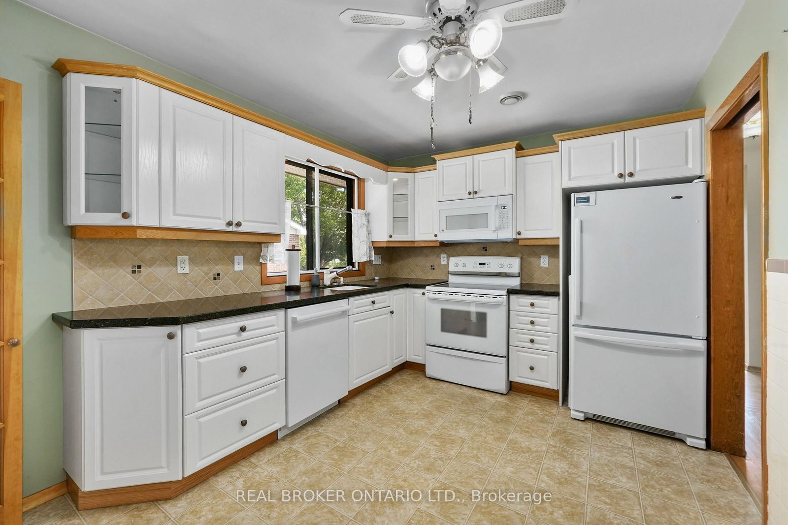 1311 Edmison Drive • Peterborough, ON photo 14