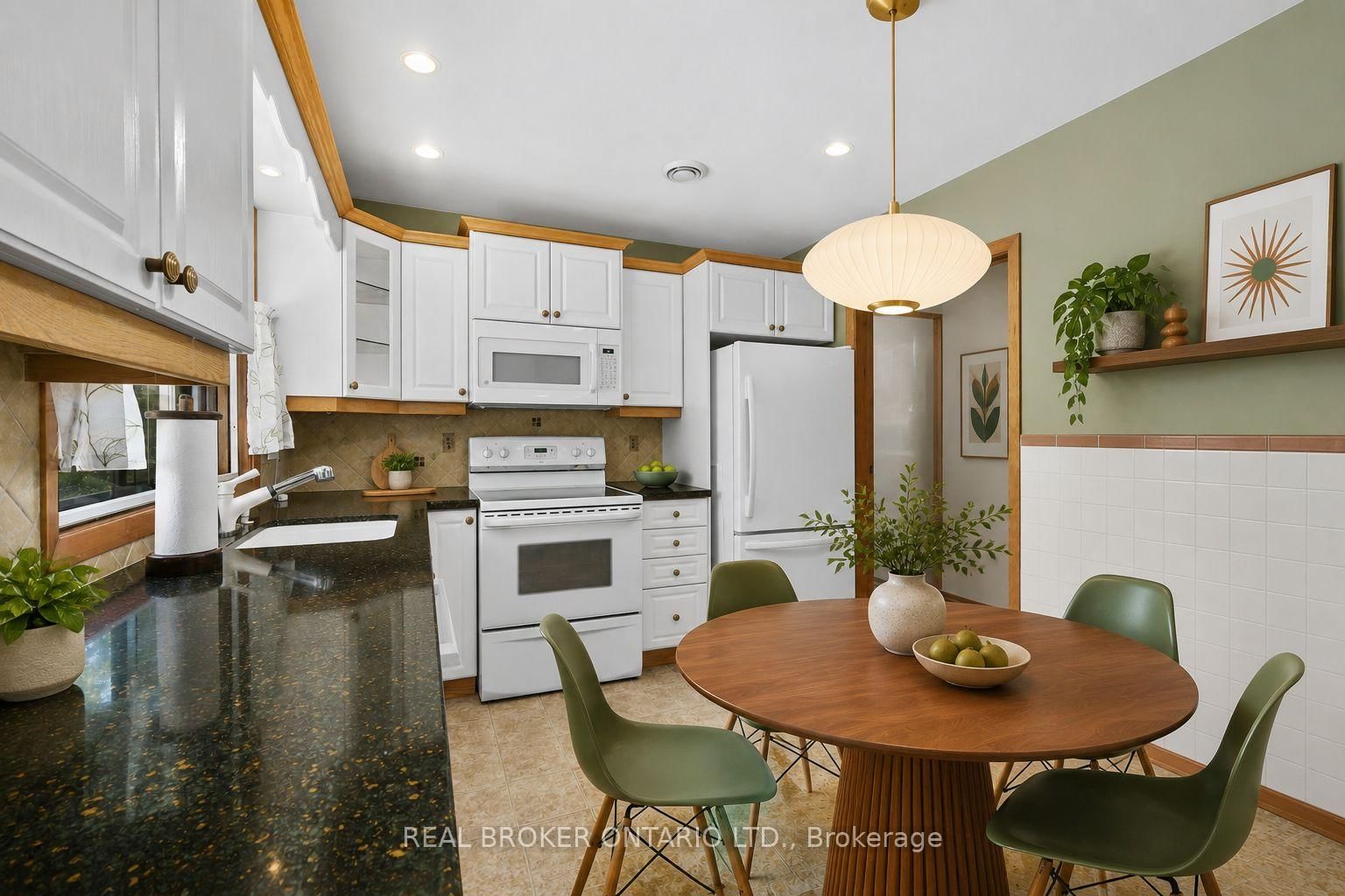 1311 Edmison Drive • Peterborough, ON photo 16