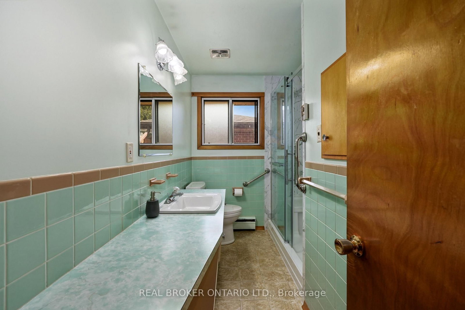1311 Edmison Drive • Peterborough, ON photo 19