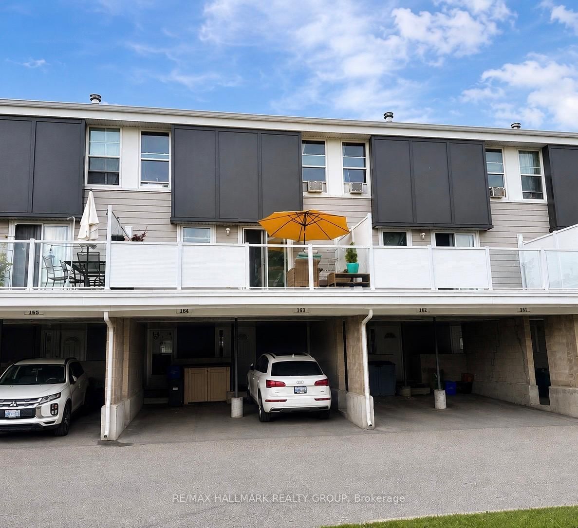 Front view of 163-825 Cahill Drive, Ottawa