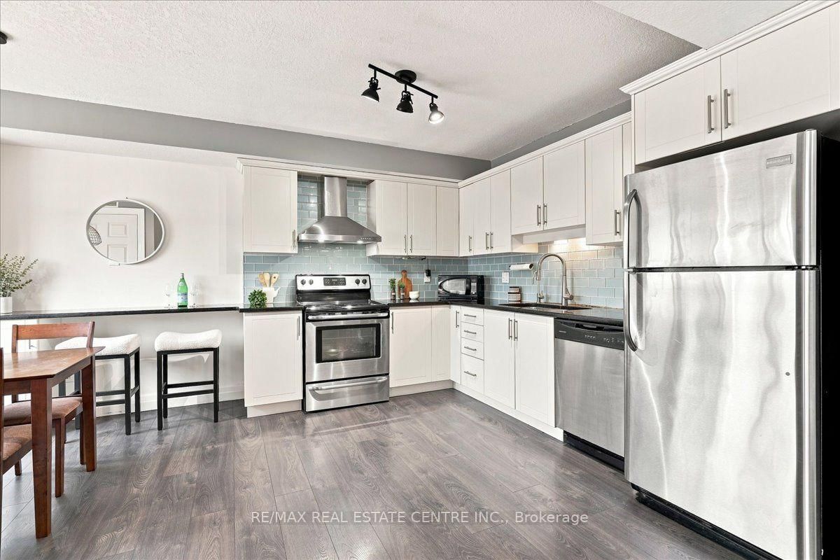 1522 King Street E • #403 • Kitchener, ON photo 6