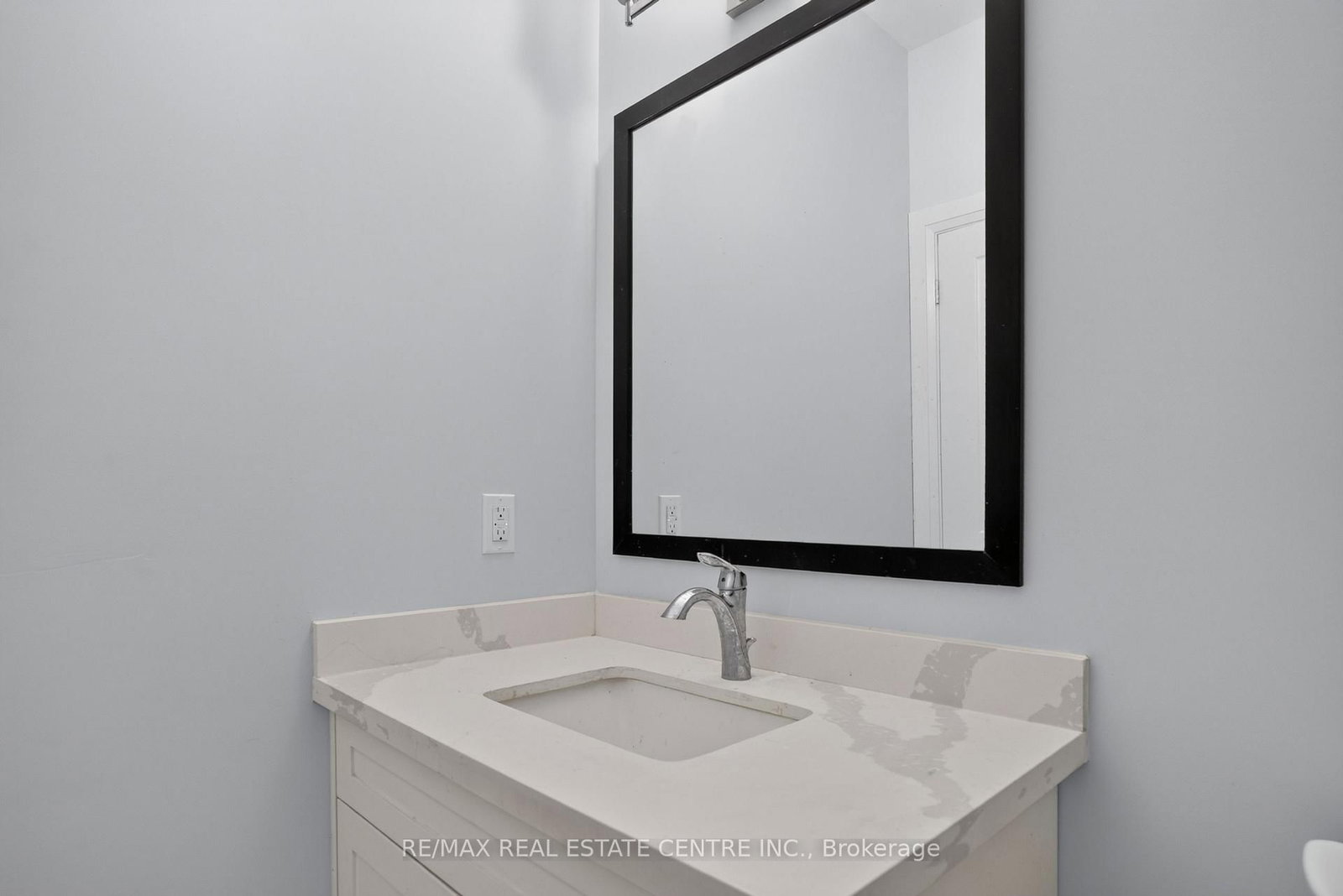 124 King Street E • Ingersoll, ON photo 24