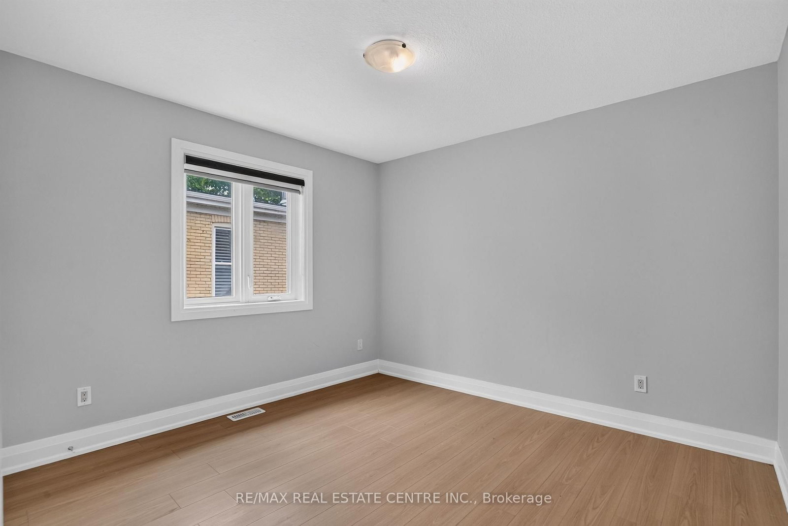 124 King Street E • Ingersoll, ON photo 34