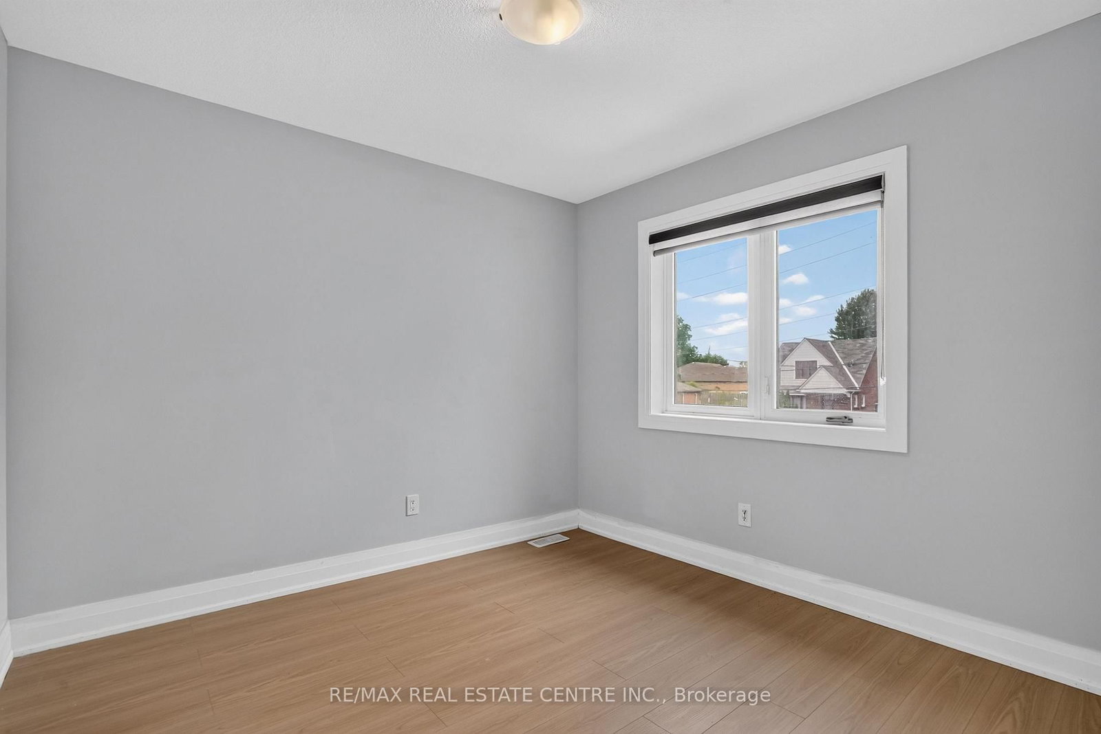 124 King Street E • Ingersoll, ON photo 36