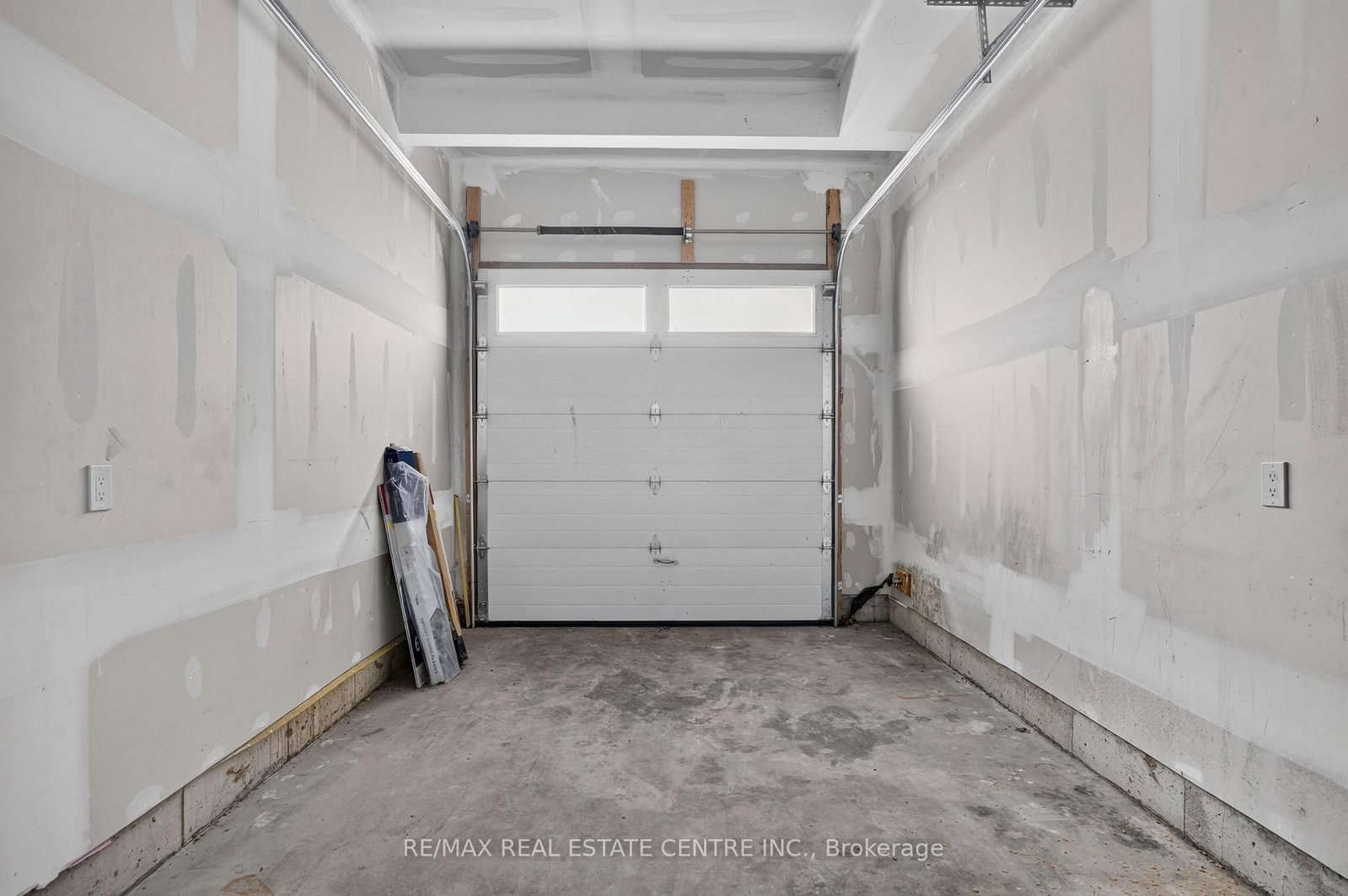 124 King Street E • Ingersoll, ON photo 45