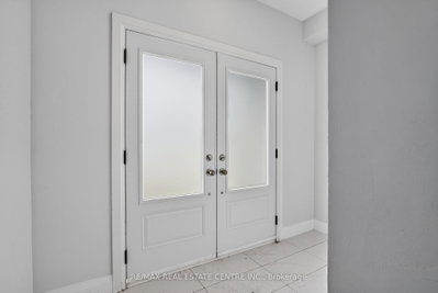 124 King Street E • Ingersoll, ON photo 5
