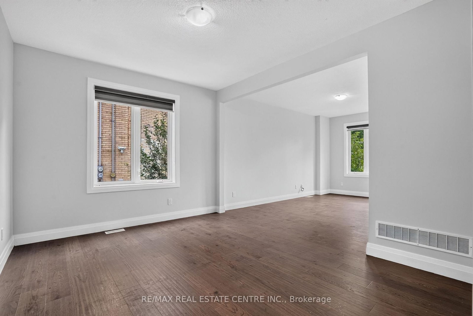 124 King Street E • Ingersoll, ON photo 8