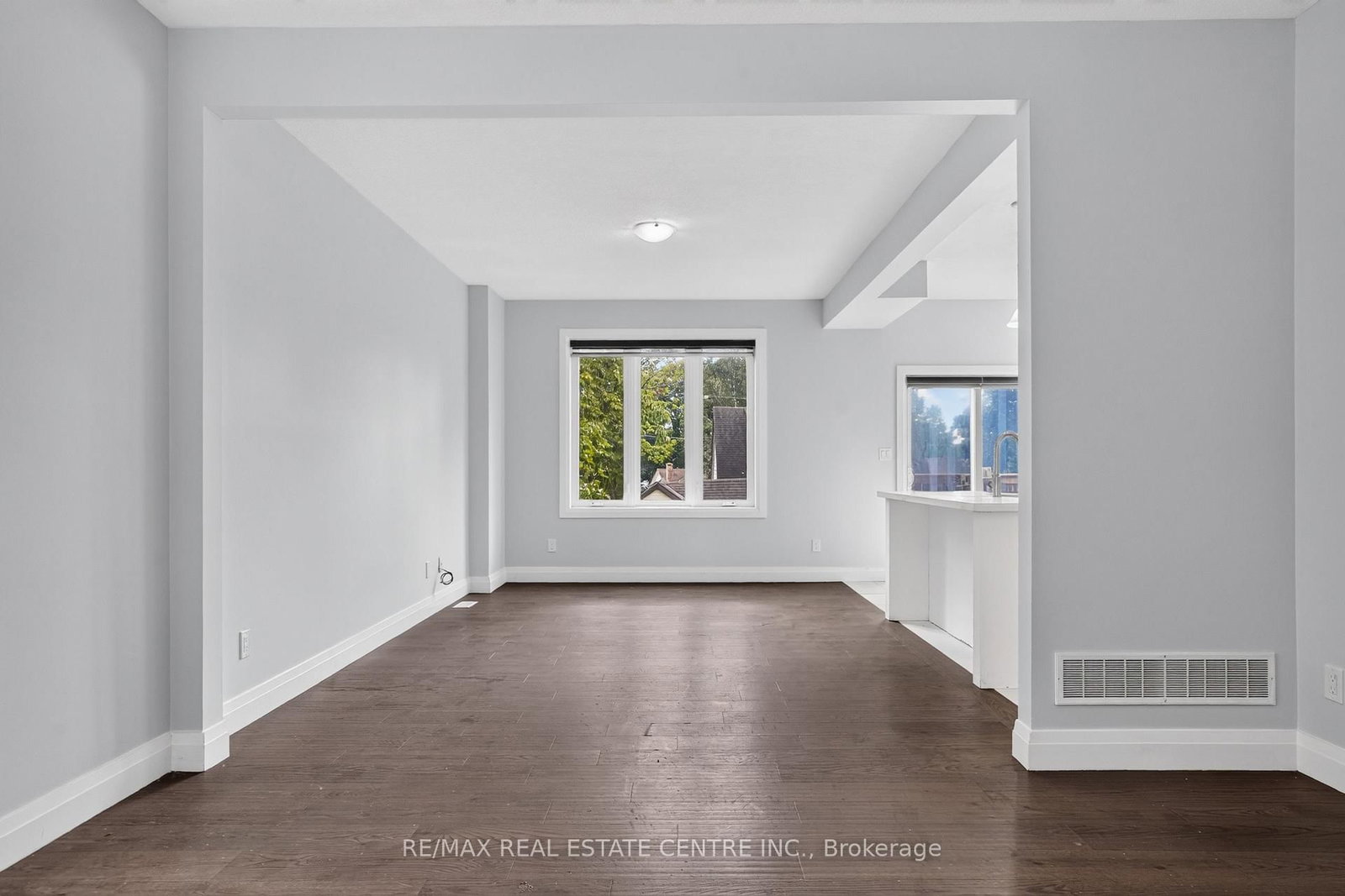 124 King Street E • Ingersoll, ON photo 9