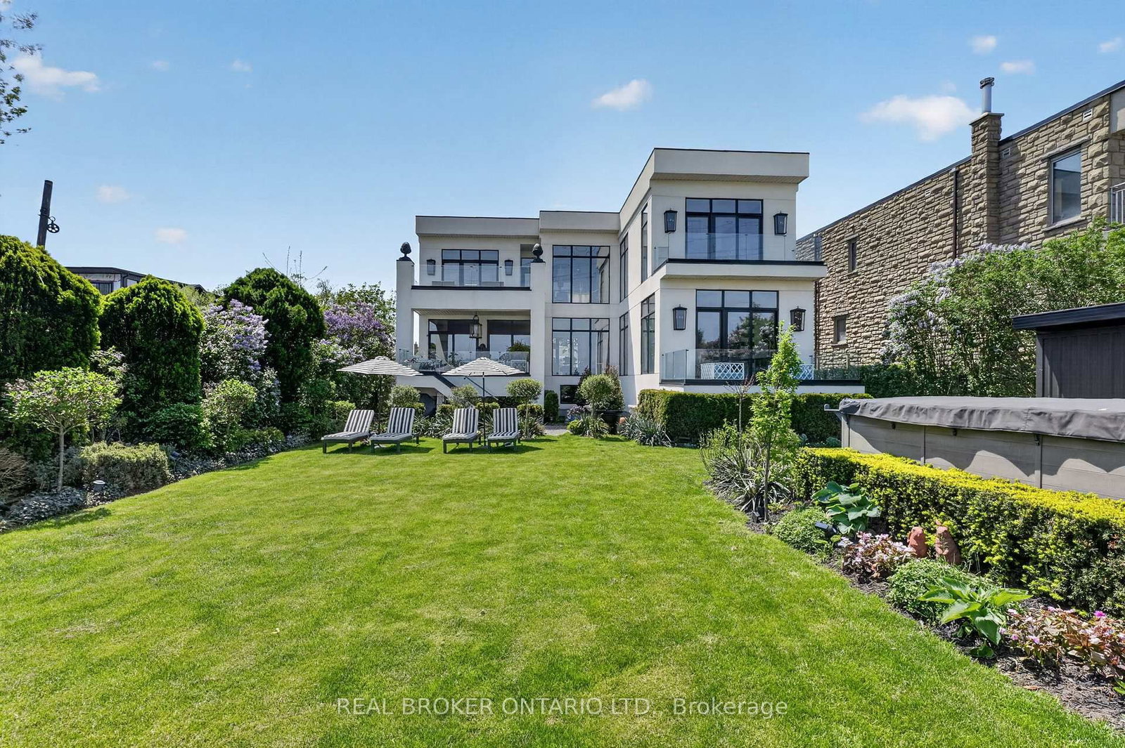 711 Beach Boulevard • Hamilton, ON photo 4