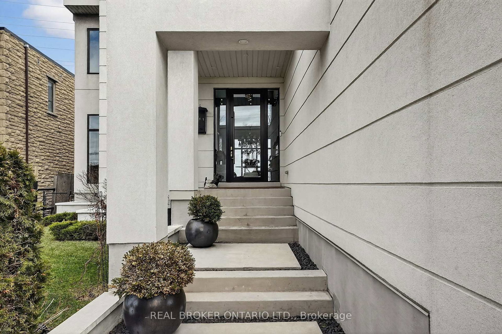 711 Beach Boulevard • Hamilton, ON photo 5