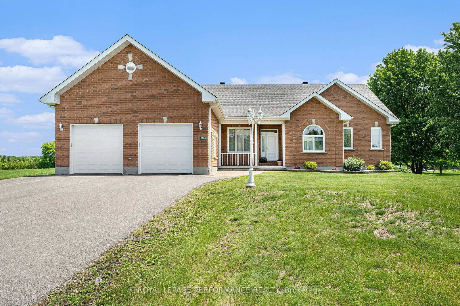 3285 Broadway Avenue • North Stormont, ON photo 2