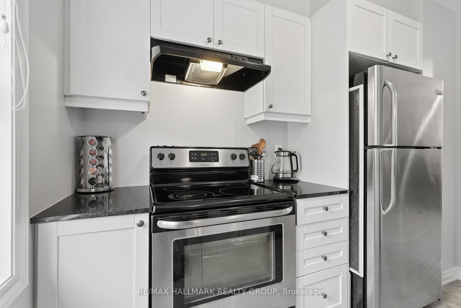 588 Foxlight Circle • Ottawa, ON photo 12