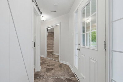 588 Foxlight Circle • Ottawa, ON photo 3
