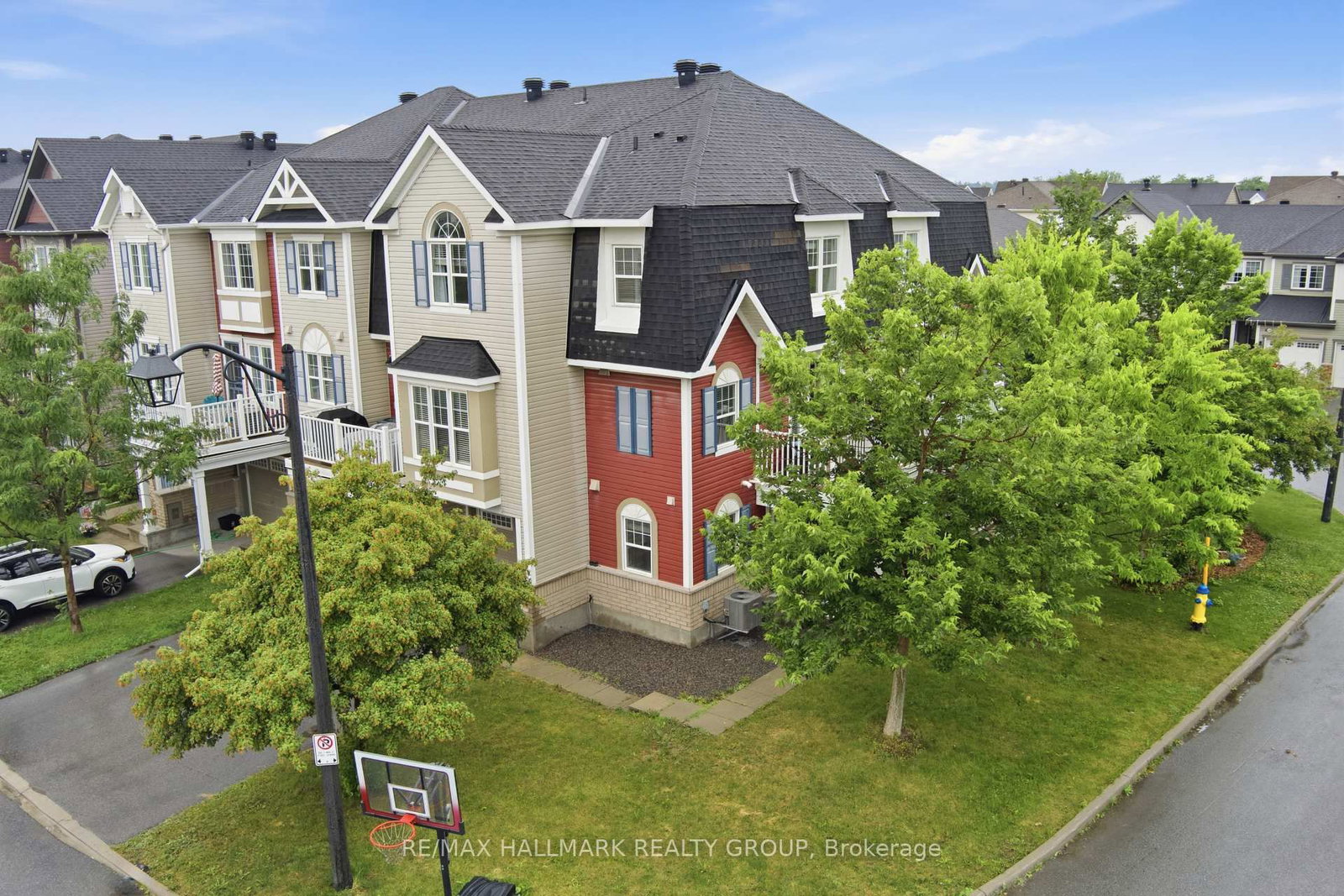 588 Foxlight Circle • Ottawa, ON photo 30