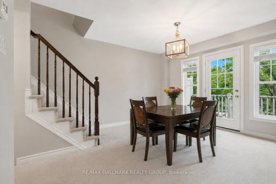 588 Foxlight Circle • Ottawa, ON photo 8