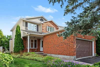 21 Stonepath Crescent • Stittsville, ON photo 2