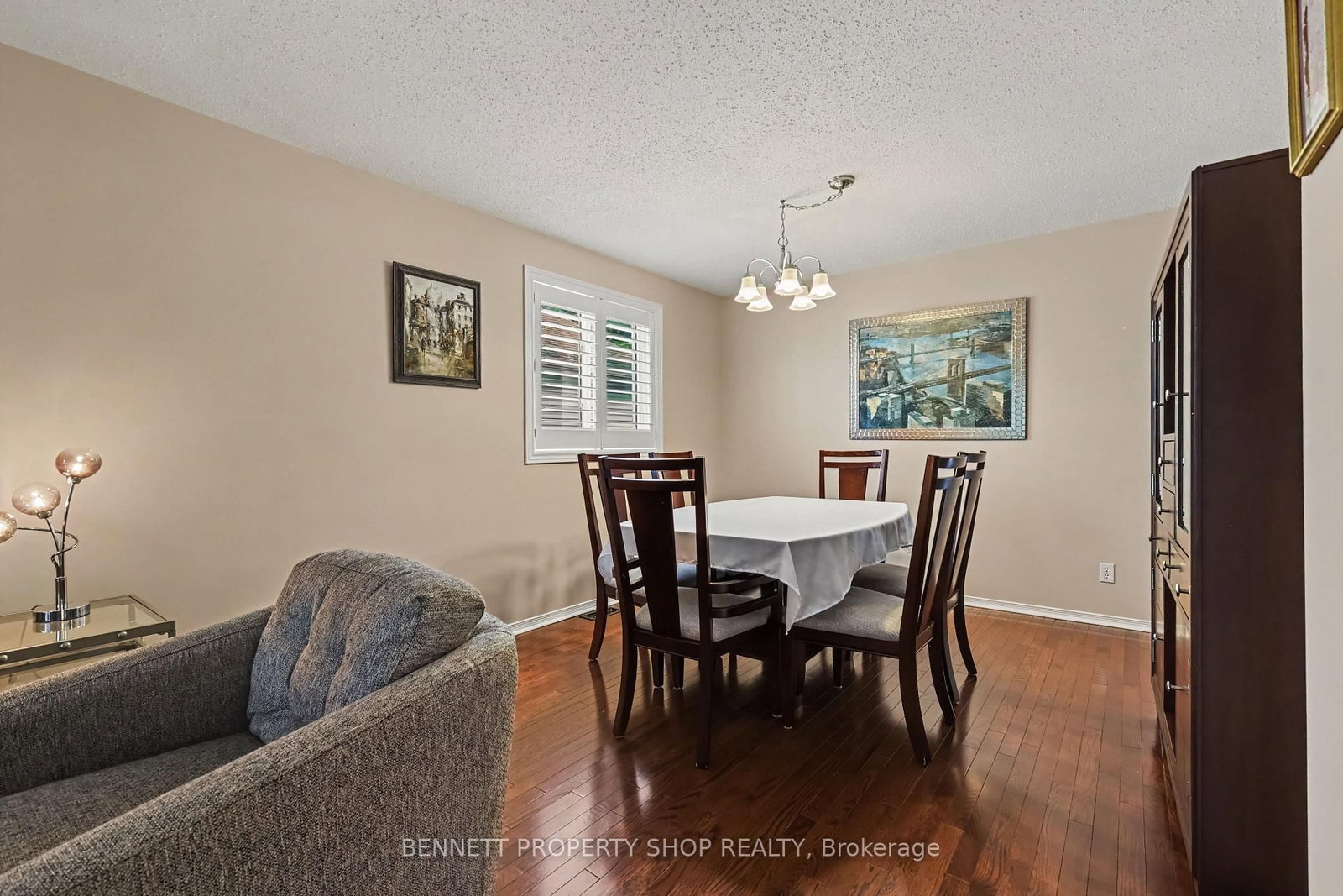 21 Stonepath Crescent • Stittsville, ON photo 4