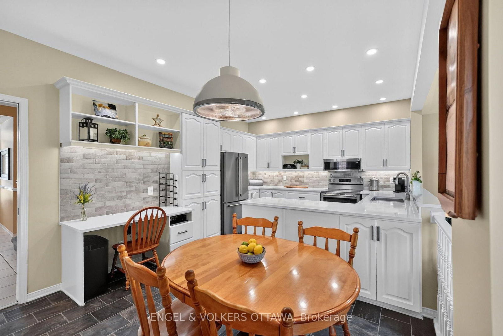 2812 Hank Rivers Drive • Ottawa, ON photo 13