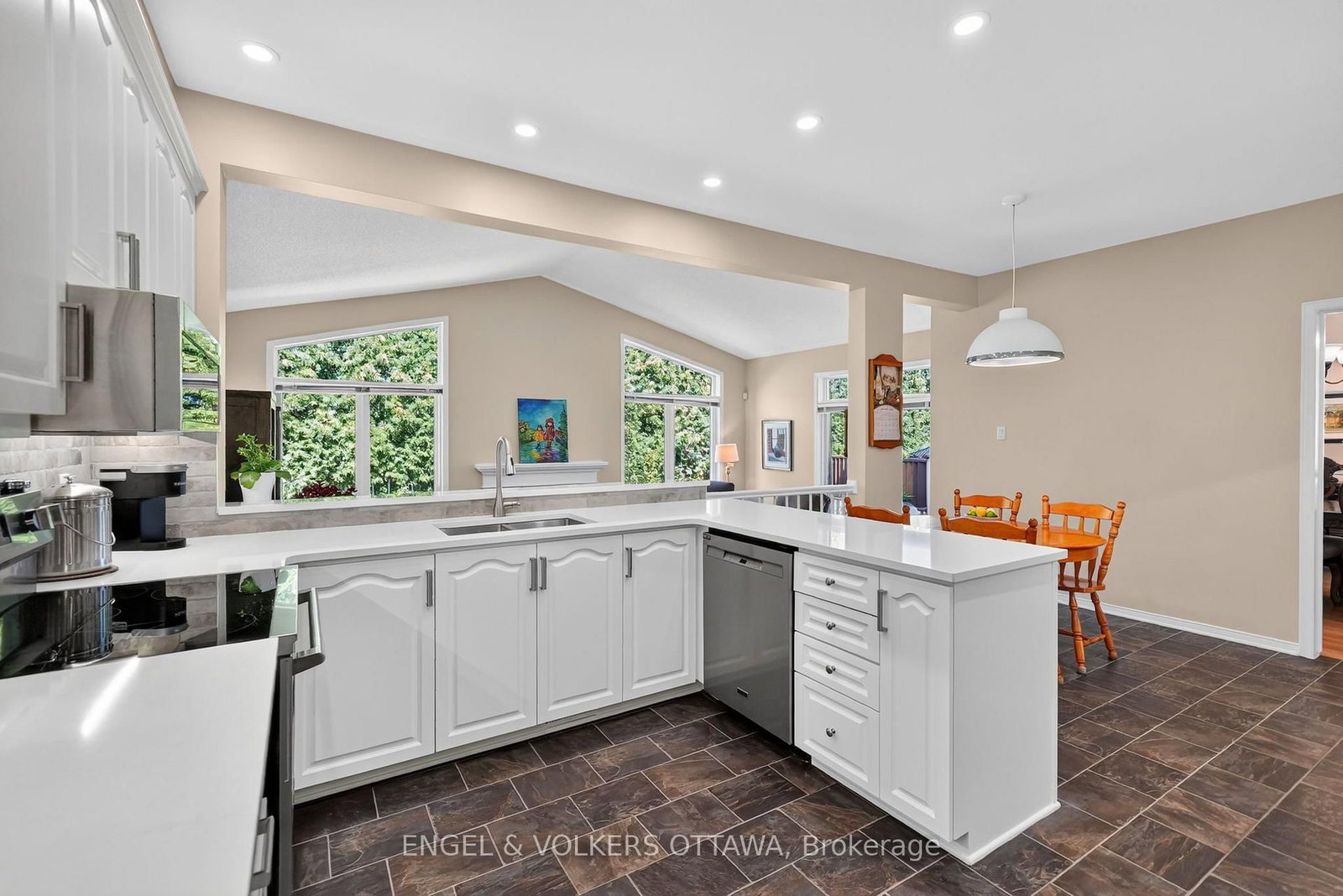 2812 Hank Rivers Drive • Ottawa, ON photo 15