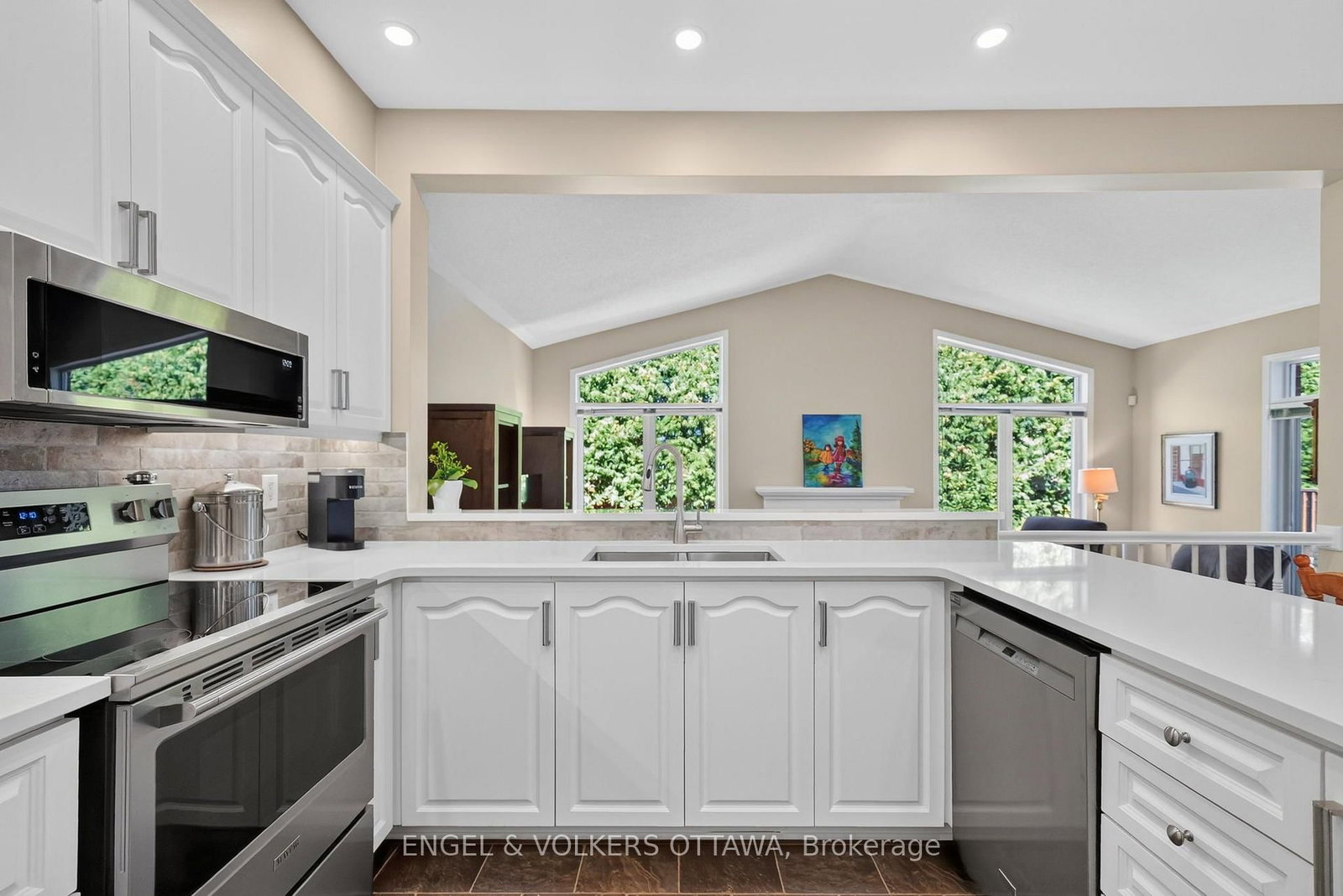 2812 Hank Rivers Drive • Ottawa, ON photo 16