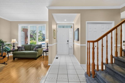 2812 Hank Rivers Drive • Ottawa, ON photo 3