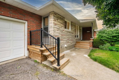 15 Springbank Drive • St. Catharines, ON photo 2